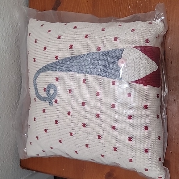 MELANGE COLLECTION GNOME HOLIDAY KNIT PILLOW 12 INCH SQUARE - Picture 2 of 6